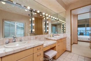 Single Family Residence, 812 W Bay ave, Newport Beach, CA 92661 - 32