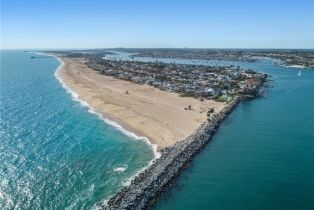 Single Family Residence, 2108 Oceanfront, Newport Beach, CA 92661 - 27