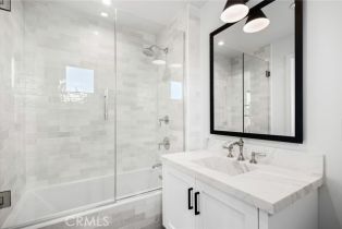 Single Family Residence, 2045 Ocean blvd, Newport Beach, CA 92661 - 12