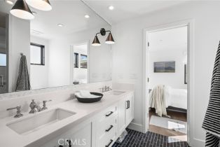 Single Family Residence, 2045 Ocean blvd, Newport Beach, CA 92661 - 14