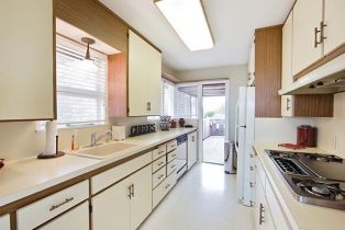 Single Family Residence, 1560 Oceanfront, Newport Beach, CA 92661 - 12