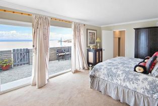 Single Family Residence, 1560 Oceanfront, Newport Beach, CA 92661 - 4