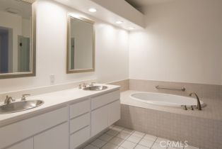 Condominium, 930 Poppy ln, Corona Del Mar, CA 92625 - 12