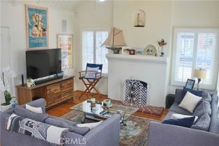 Single Family Residence, 127 Coral avenue, Newport Beach, CA 92662 - 5