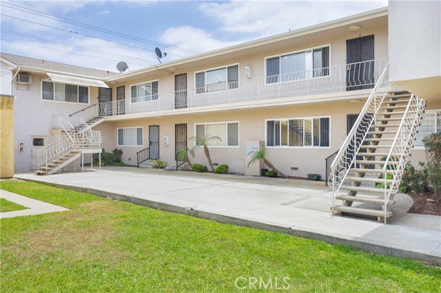 Residential Income, 4426 Lakewood blvd, Long Beach, CA 90808 - 1