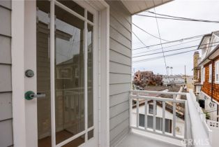 Single Family Residence, 327 Amethyst ave, Newport Beach, CA 92662 - 13