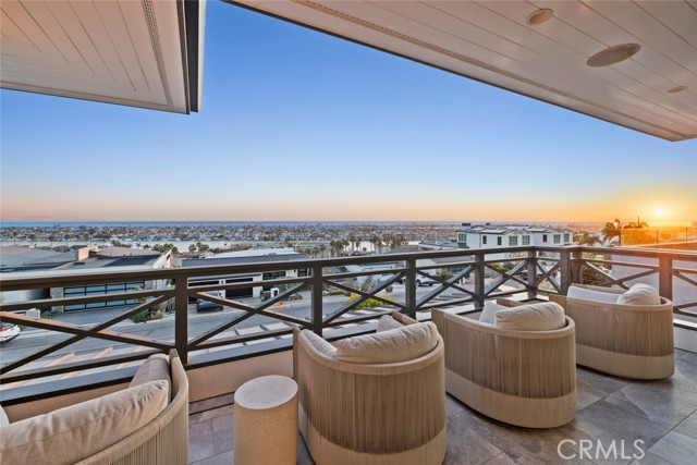 Single Family Residence, 1010 Kings rd, Newport Beach, CA 92663 - 1