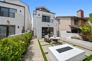 Single Family Residence, 303 12th st, Huntington Beach, CA 92648 - 2