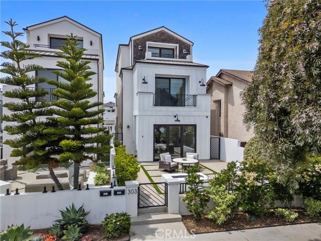 Single Family Residence, 303 12th st, Huntington Beach, CA 92648 - 1