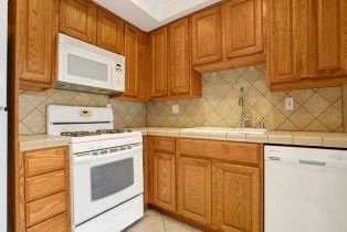 Condominium, 16879 Bluewater ln, Huntington Beach, CA 92649 - 10