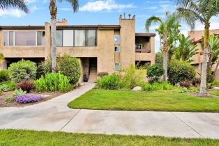 Condominium, 16879 Bluewater LN, Huntington Beach, CA  Huntington Beach, CA 92649