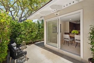 Single Family Residence, 403 Vista Parada, Newport Beach, CA 92660 - 4