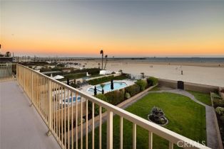 Single Family Residence, 610 Ocean ave, Seal Beach, CA 90740 - 32