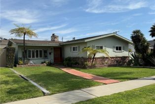 Single Family Residence, 1842 Pine ST, Huntington Beach, CA  Huntington Beach, CA 92648