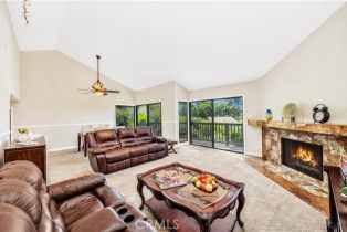 Condominium, 3 Palos, Irvine, CA  Irvine, CA 92612