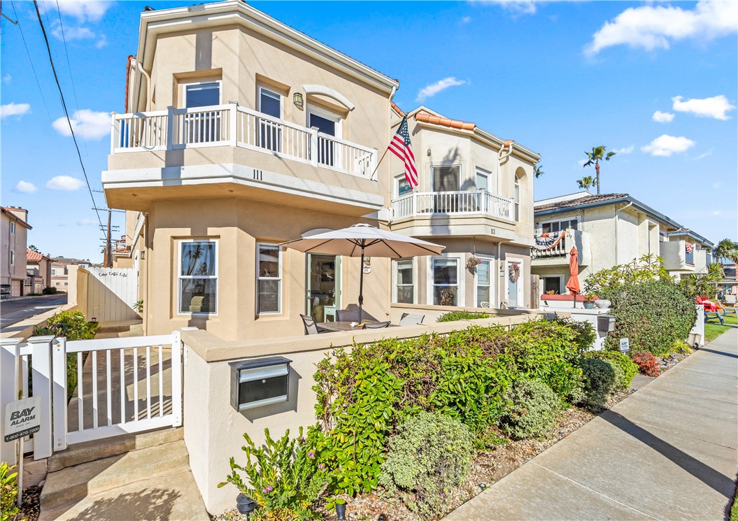 Single Family Residence, 111 14th, Huntington Beach, CA 92648 - 1