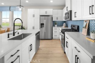 Condominium, 4035 Summer way, Corona, CA 92883 - 2