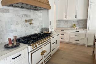 Single Family Residence, 600 Powell Place, Newport Beach, CA 92663 - 3