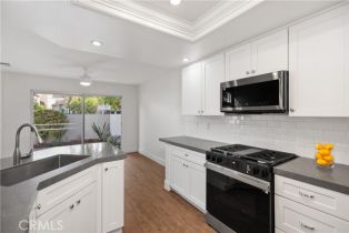 Condominium, 140 Almador, Irvine, CA 92614 - 12