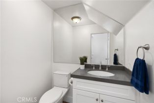 Condominium, 140 Almador, Irvine, CA 92614 - 14