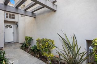 Condominium, 140 Almador, Irvine, CA 92614 - 2