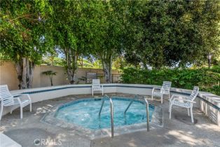 Condominium, 140 Almador, Irvine, CA 92614 - 40