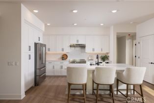 Condominium, 414 Main st, Huntington Beach, CA 92648 - 4