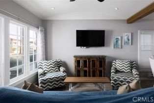 Single Family Residence, 1113 Balboa blvd, Newport Beach, CA 92661 - 3