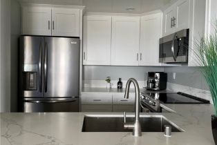 Condominium, 525 Seaside way, Long Beach, CA 90802 - 4