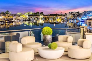 Single Family Residence, 17007 Edgewater ln, Huntington Beach, CA 92649 - 32