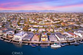 Single Family Residence, 17007 Edgewater LN, Huntington Beach, CA  Huntington Beach, CA 92649