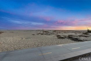 Single Family Residence, 310 Oceanfront, Newport Beach, CA 92661 - 51