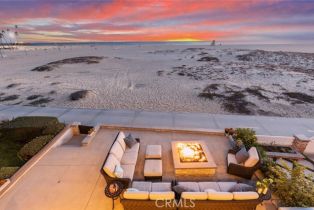 Single Family Residence, 310 Oceanfront, Newport Beach, CA 92661 - 4