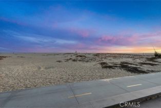 Single Family Residence, 310 Oceanfront, Newport Beach, CA 92661 - 51