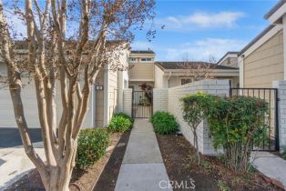 Condominium, 16 Wetstone, Irvine, CA 92604 - 4