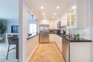 Condominium, 711 Pacific Coast, Huntington Beach, CA 92648 - 19