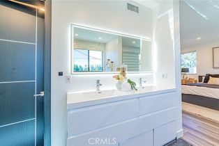 Single Family Residence, 5812 Willis ave, Sherman Oaks, CA 91411 - 11