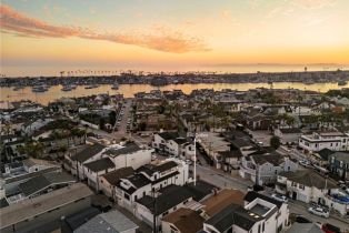 Single Family Residence, 210 Collins ave, Newport Beach, CA 92662 - 4