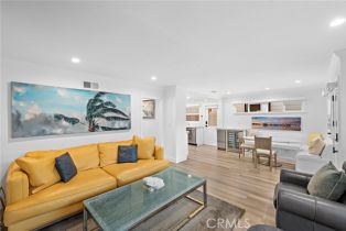 Single Family Residence, 210 Collins ave, Newport Beach, CA 92662 - 8