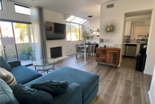 Condominium, 17722 Sergio Cir, Huntington Beach, CA  Huntington Beach, CA 92647