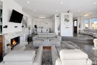 Single Family Residence, 126 Oceanfront, Newport Beach, CA 92661 - 12