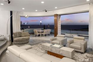 Single Family Residence, 126 Oceanfront, Newport Beach, CA 92661 - 14