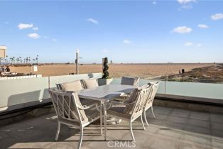 Single Family Residence, 126 Oceanfront, Newport Beach, CA 92661 - 18