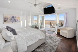 Single Family Residence, 126 Oceanfront, Newport Beach, CA 92661 - 31