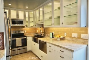 Condominium, 711 Pacific Coast Highway, Huntington Beach, CA 92648 - 6