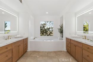 Single Family Residence, 15 Cavaillon, Newport Coast, CA 92657 - 23
