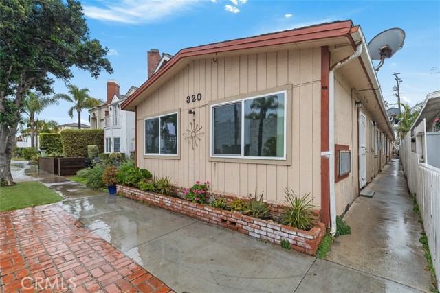 Apartment, 320 14th st, Huntington Beach, CA 92648 - 1