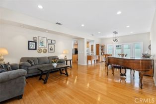 Single Family Residence, 8381 Lomond dr, Huntington Beach, CA 92646 - 5