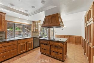Single Family Residence, 17192 Saint Andrews ln, Huntington Beach, CA 92649 - 9