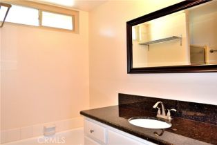 Townhouse, 16 Creekwood, Irvine, CA 92604 - 12